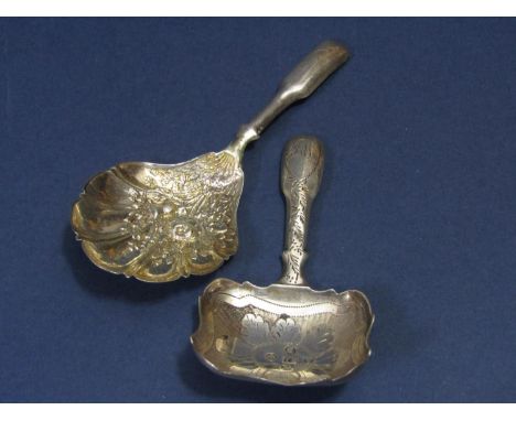 George III silver engraved caddy spoon, the serpentine bowl with floral engravings, maker John Bettridge, 7.5cm long, togethe