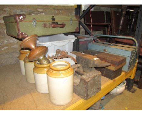 A Brooks 56 1b anvil, further 56 1b weight, vintage cased tap and die sets, quantity of old keys, tools, etc 