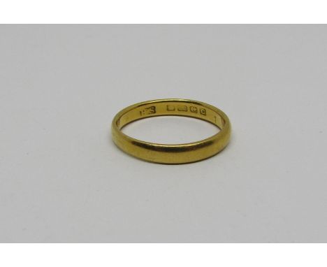 22ct wedding ring, size K, 2.7g 