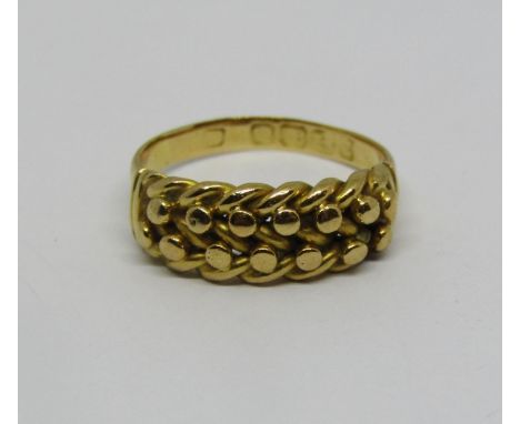 18ct keeper ring, size N, 4.5g 