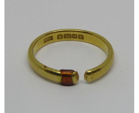 22ct wedding ring (cut), 3.6g 