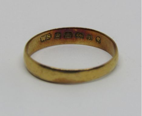 22ct wedding ring, size N, 2g 