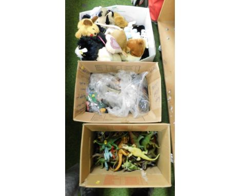 A quantity of various toys, to include cuddly toys, finger puppets, fridge magnets, classic horses, wooden Noah's Arc set, pl