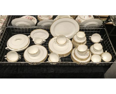 ROYAL WORCESTER DINNER SERVICE