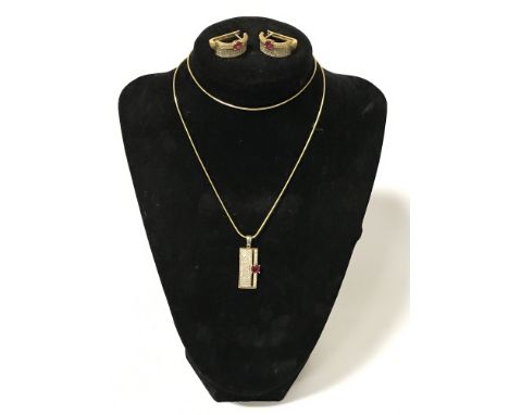 GILT SILVER RUBY CRYSTAL EARRINGS &amp; PENDANT SET