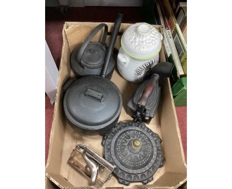 Iron Kettle No 1-2 4'4" - cast iron stand and lid having brass final, flat iron, pan with enamelled interior, plated stand, s