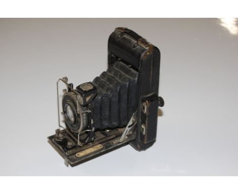A vintage Carl Zeiss Compur camera