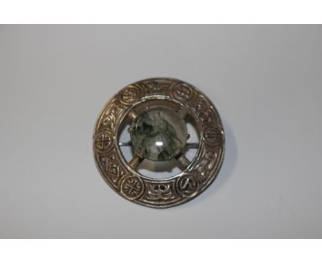 A Robert Allinson Edinburgh 1961 Sterling silver and moss agate Scottish seal brooch, 14.3gms 