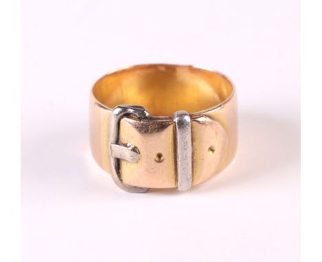 A yellow metal buckle ring, approx UK size 'M', 6.6g.Condition ReportGood overall condition, it has light wear and is gold.