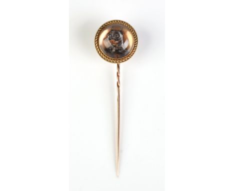 A yellow metal (tests as gold) Essex Crystal dog stick pin, 7.2g.