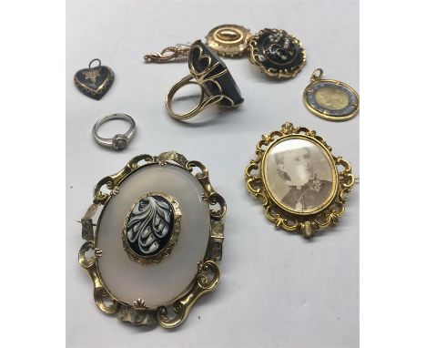 collection of Antique & vintage gold & yellow metal jewellery includes large brooches large smoky quarts ring etc 