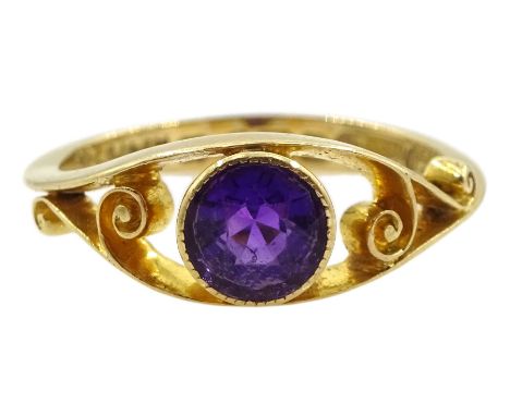 Edwardian 18ct gold single stone round amethyst ring, with openwork scroll design shoulders, makers mark S.U.Ltd, Chester 191