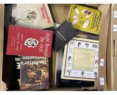 Quantity of magic and playing card interest books, approx 12 titles - Ref: 681B