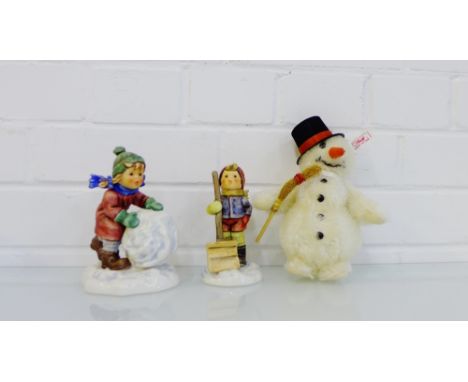 A Goebel's collectors set, 'Frosty Friends', together with a Steiff Snowman, (3) (boxed) 
