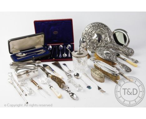 A selection of silver and silver plated items, to include: a George V silver cigarette box, S Blanckensee & Son Ltd, Birmingh