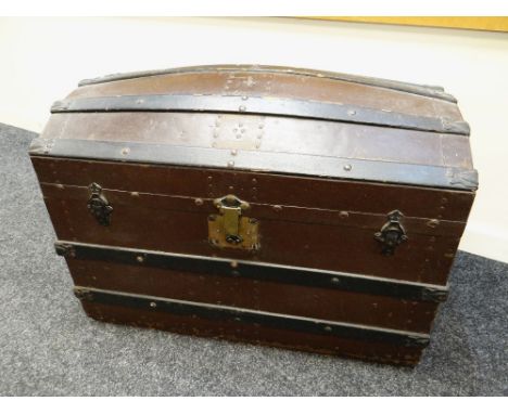 VINTAGE DOME TOPPED TRAVELLERS TRUNK, metal clasps, 82cms wide