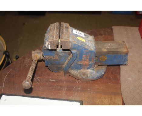 A Record No.2 3.5" bench vice