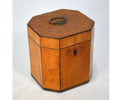 A Sheraton period satinwood tea caddy of octagonal form, with engraved base-metal loop handles to top and inner cover, 11 cm 