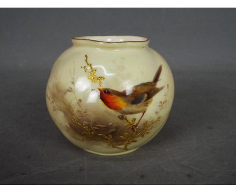 A Royal Worcester wrythen vase, shape G161, decorated with a robin, date code for 1910, approximately 7 cm (h)