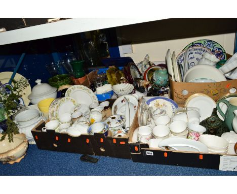 FIVE BOXES AND LOOSE ITEMS, to include Royal Doulton 'Gold Concord' teawares, Paragon 'Lavinia', Doulton 'Oxford Green', Duch