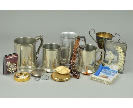 A SMALL BOX OF JEWELLERY AND NOVELTIES to include a small EPNS trophy, four tankards, mainly pewter, a colourless pate brooch