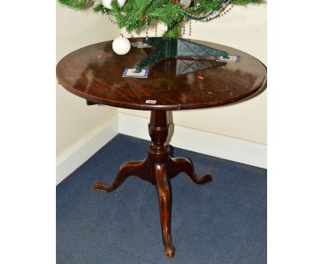 A GEORGIAN MAHOGANY CIRCULAR TOPPED TRIPOD TABLE, diameter 82cm x depth 69cm