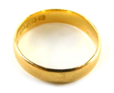 A Victorian 22ct gold wedding band, of plain design, Birmingham, ring size J½, 3.3g, boxed.