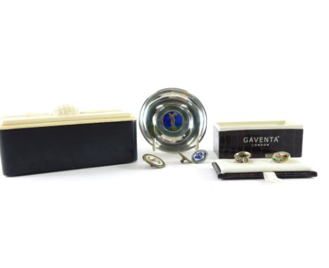 Various golfing related items, a pair of enamel golf bag cufflinks, ball makers and a silver plated saucer, with enamel centr