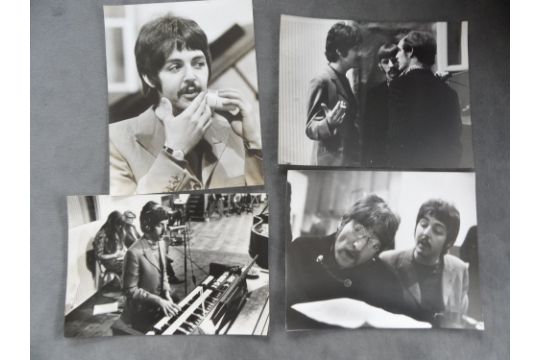 Lot 1033 - BEATLES - A LARGE 1967 LIFE FOLDER CONTA