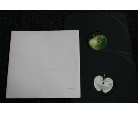 THE BEATLES - WHITE ALBUM 1ST STEREO PRESSING - A lovely 1st UK stereo pressing of the S/T album, no. 0347513. This is an ori