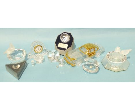 Two Swarovski crystal glass bird baths, each having two frosted glass birds on the rim, an oyster shell with pearl, a German-