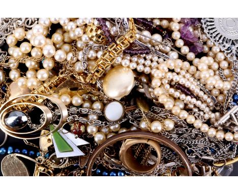 A quantity of vintage and contemporary costume jewellery