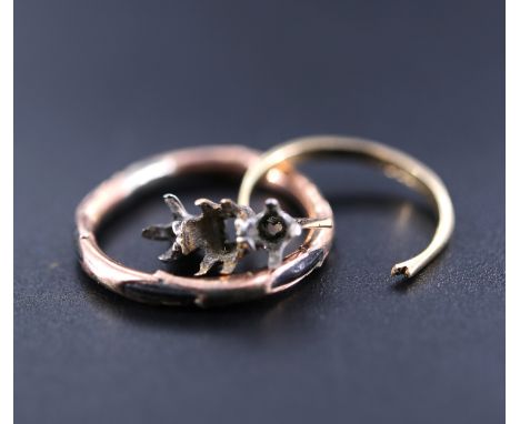 [ Scrap precious metal ] 18 ct and precious white metal ring elements and a filled yellow metal hoop, 1.7 g