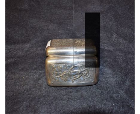 An Art Nouveau snuff box