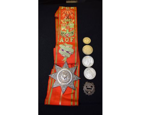 A Victorian Ancient Order of Foresters silk sash and silver star shaped buckle, Sheffield 1888; a silver sweetheart brooch, h