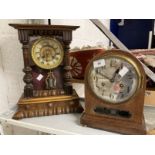 Clocks & Watches: Early 20th cent. Oak cased mantle clock, silvered dial with Arabic numbers, J.