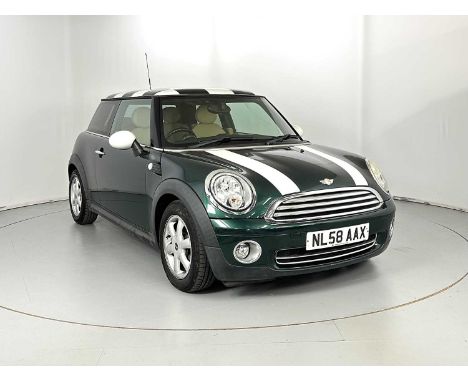 Registration: NL58AAX VIN: WMWMF32030TV47080 Milage Showing: 93,000 Transmission: 20/08/2025 MOT: 20/08/2025Leather interior1