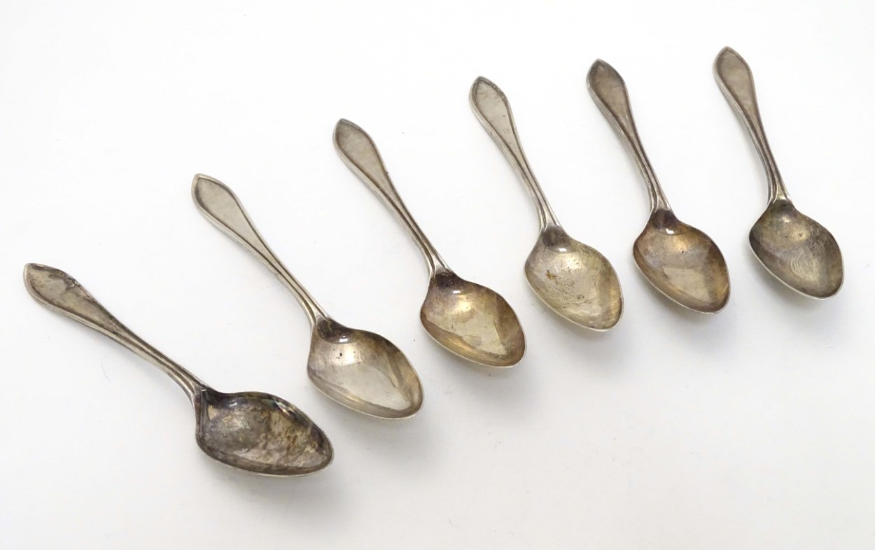 A set of 6 silver grapefruit spoons hallmarked Sheffield 1958 maker Viners Ltd. 5 3/4" long. (168