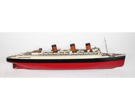 Bassett-Lowke Live Steam Model of “The Queen Mary, red/black/white painted wooden hull fiited with single propellor and rudde