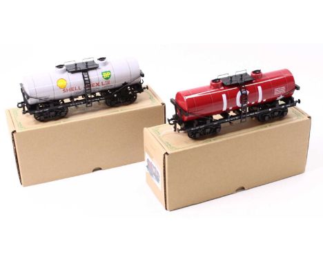 Two Darstaed bogie tank wagons: ICI red &amp; Shell/BP light grey. Ex-factory stock, new (M) (BNM)