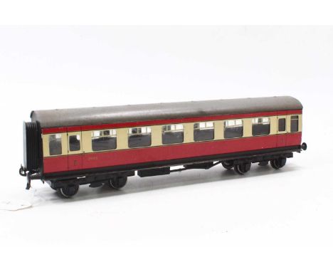 Bassett Lowke/Winteringham Precision Models bogie British railways maroon &amp; cream all 1st corridor coach no.3995. The coa