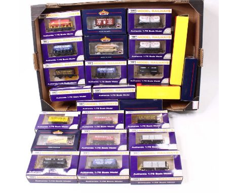 One tray containing approx 23 x 00 gauge 4-wheeled wagons, by Dapol, Bachmann and Hornby, to include private owner wagons, 6-