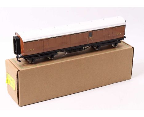 Darstaed Full Brake coach, LNER Thompson, teak with white roof, 5218, with internal lighting. Ex-factory stock, new (M)(BNM)