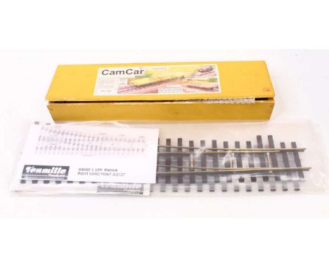 Bachmann gauge 1 Cam Car wagon, in yellow, with two gauge 1 points, both appear unused, in original plastic sleeves. All are 