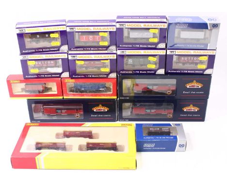 One box of 00 gauge wagons and coaches by various manufacturers, including Hornby EWS YGB triple pack of wagons, three super 