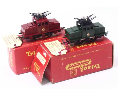 Two R.254 S/C 0-4-0 Electric 00 gauge Triang locos, with operating pantographs, one in BR Maroon, one in BR green, in relabel