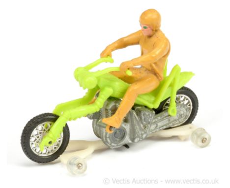 Hot Wheels (Mattel) Rrrumblers 6644 Preying Mantis - green with light tan rider and helmet, with guide - Excellent (rider req