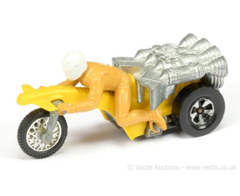 Hot Wheels (Mattel) Rrrumblers 5883 Roamin Candle - yellow bike with mustard rider, white helmet and racing number 5 - Excell
