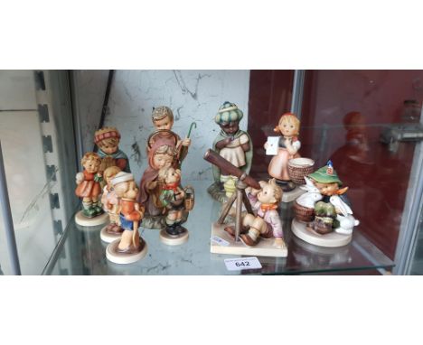 12 Hummel figures 5 figures by Berta Hummel from nativity scene. Tallest appx 17cm, shortest 5.5 cm. All in good condition3 H
