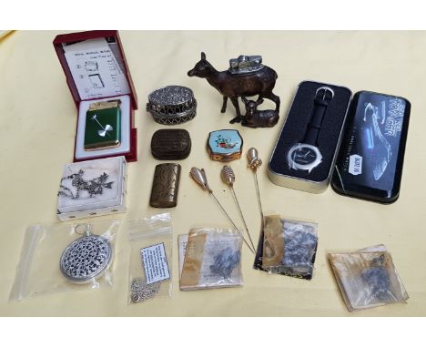 A mixed lot of collectables including costume jewelley, stick pins, table lighter, musical gas lighter, Star Trek watch and l